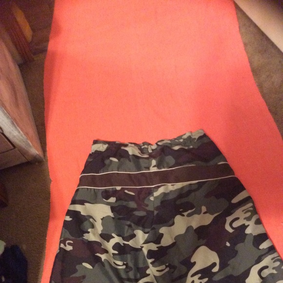 Red Camel size 32 men’s Camo swim trunks - Picture 2 of 8
